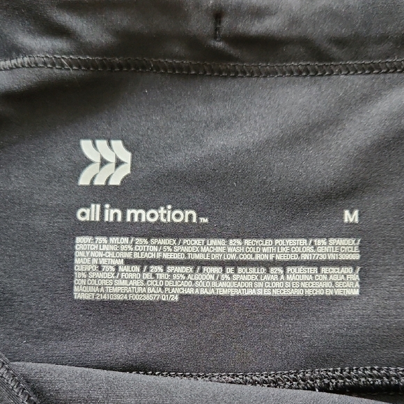All In Motion Women's Black Bike Shorts With Pocket - Picture 2 of 9